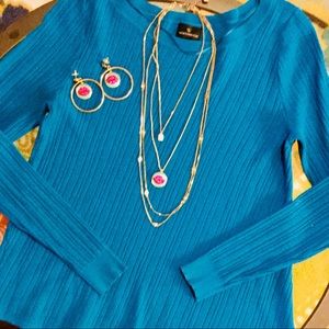 🎊🎉4 tops for $25🎉🎊